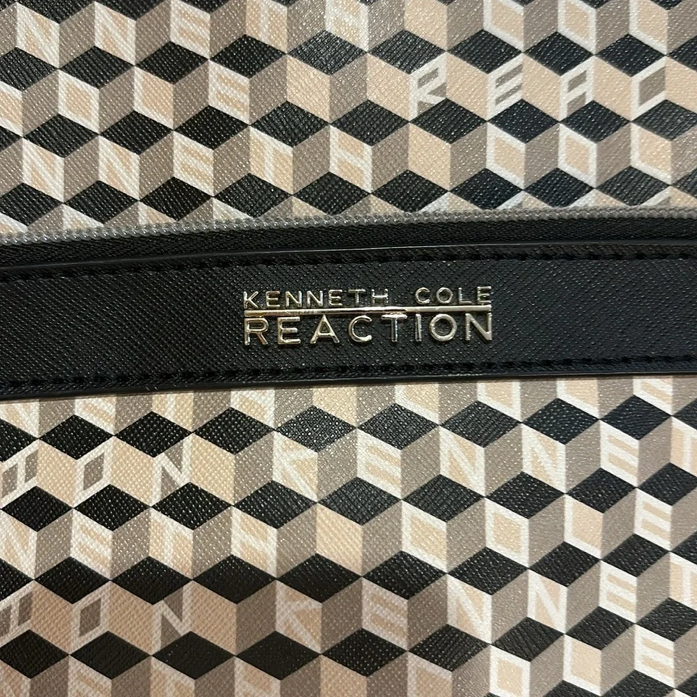 Kenneth Cole Dimensional Blocks Crossbody bag